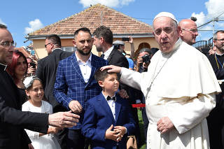 Pope Francis visits Romania