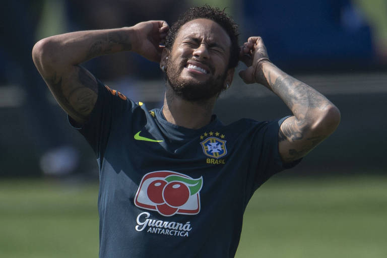 Neymar durante treino da seleção brasileira em Teresópolis no último sábado (1)