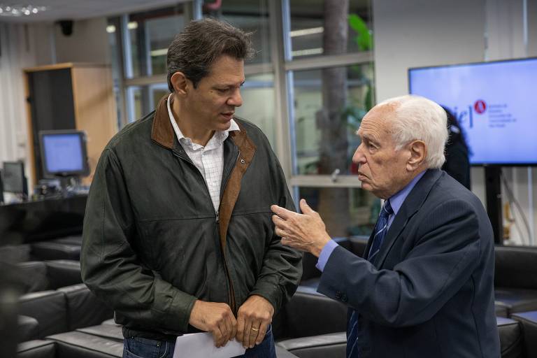 Os ex-ministros da Educação Fernando Haddad (governos Lula e Dilma) e José Goldemberg (governo Collor) reunidos nesta terça (4)