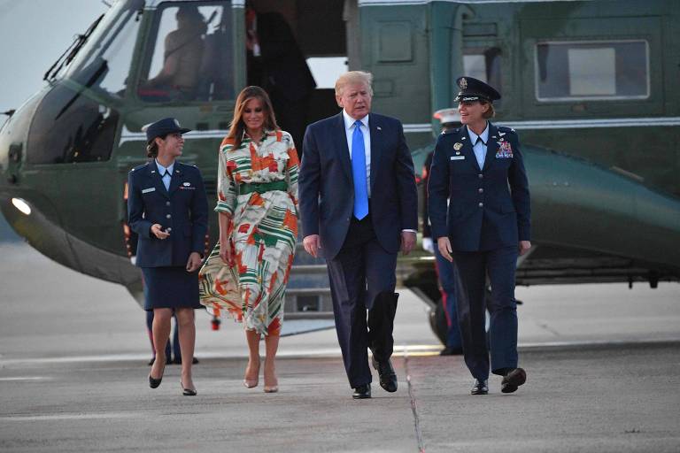 Guarda-roupa de Melania Trump no Reino Unido evoca ícones britânicos