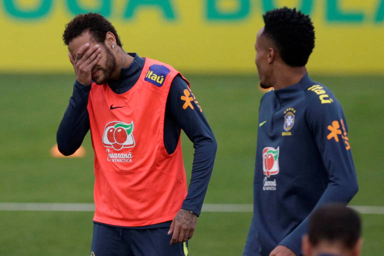 O jogador Neymar durante treino com a seleção