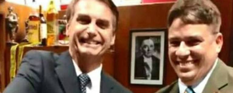Amigo de Bolsonaro vira assessor da chefia da Petrobras com salário de R$ 55 mil