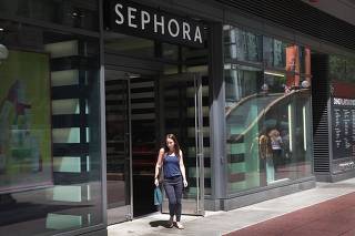 Beauty Product Store Sephora Closes Hundreds Of Stores For Day For Staff Inclusion Training