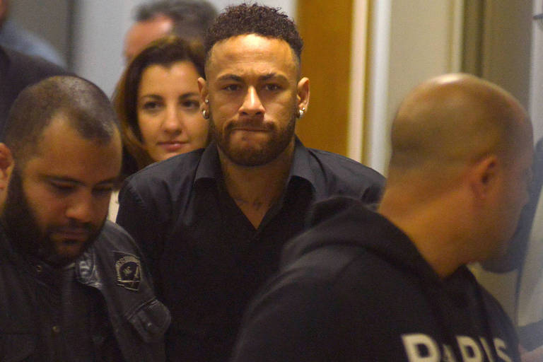 Cenas do caso Neymar e Najila