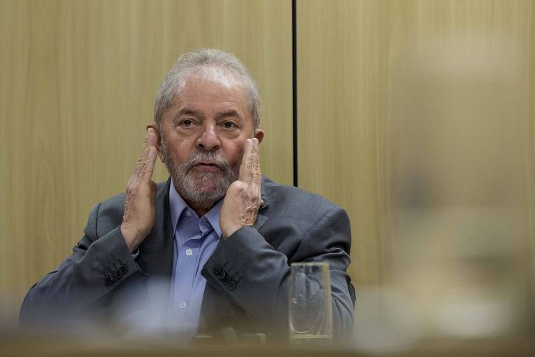 Ex-presidente Lula em sua primeira entrevista depois que foi preso