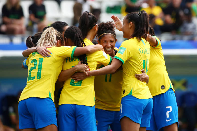 Seleção feminina estreia na Copa do Mundo