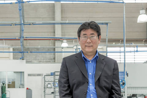 SAO PAULO, SP - 27 JULHO: Tatsuo Suzuki, engenheiro, empreendedor social e diretor da Magnamed Equipamentos Hospitalares, posa para foto na fabrica da empresa, em Cotia, em 27 de julho de 2016. (Foto: Na Lata)******PREMIO EMPREENDEDOR SOCIAL 2016******