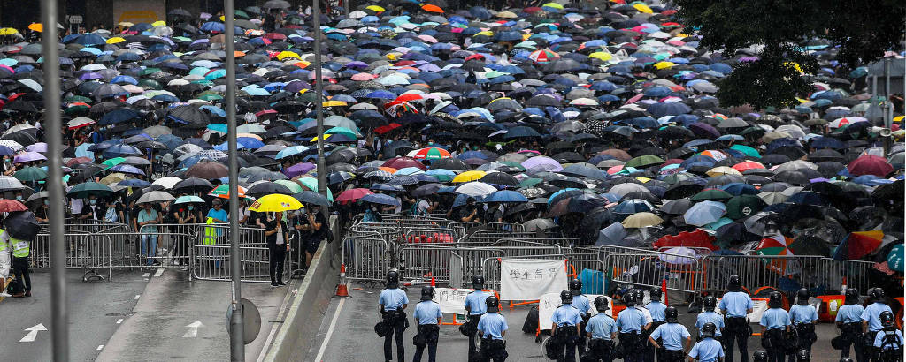 Manifestantes ocupam centro de Hong Kong