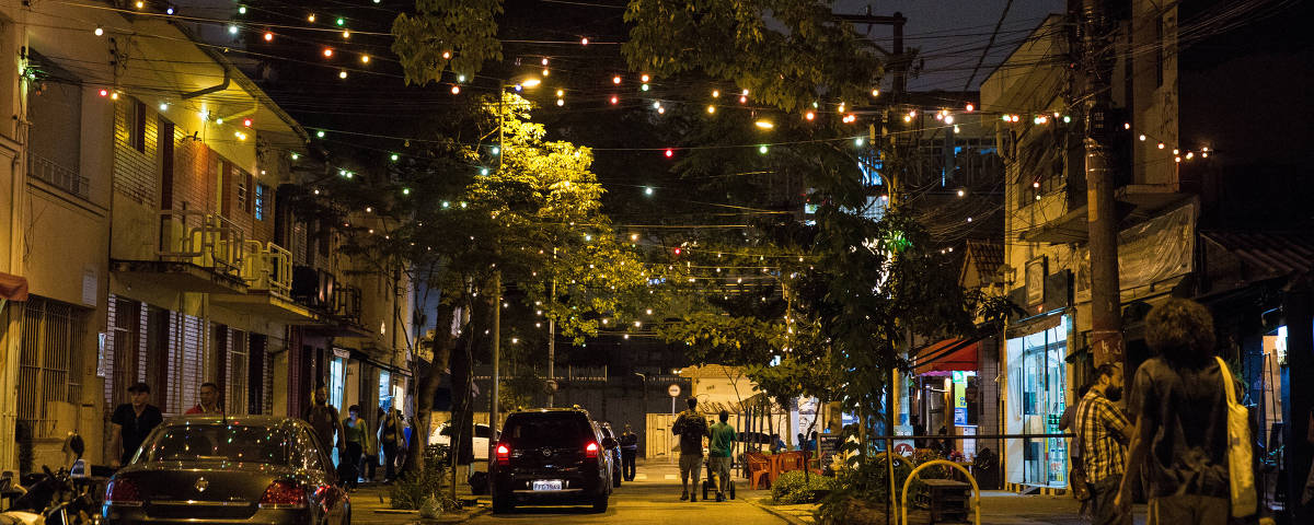 São Paulo, SP, Brasil, 08-03-2017: Rua Guaicuí, na região do Baixo Pinheiros. (foto: Alberto Rocha/Folhapress)