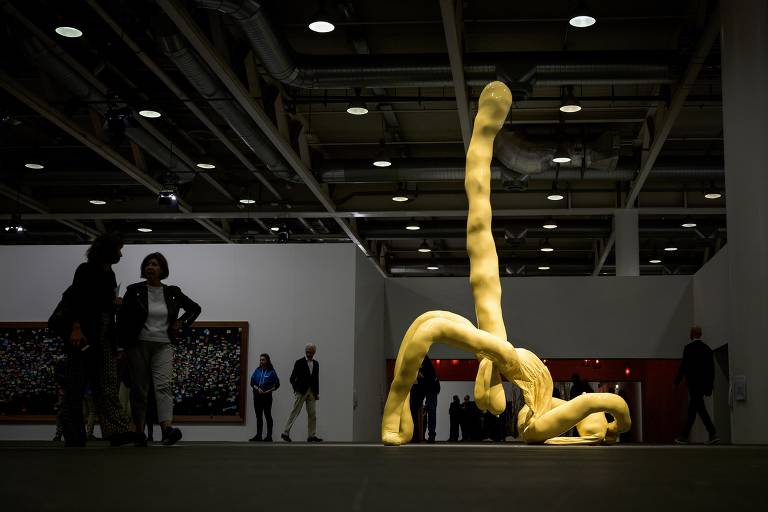 "Champagne Maradona", de Sarah Lucas, na Art Basel