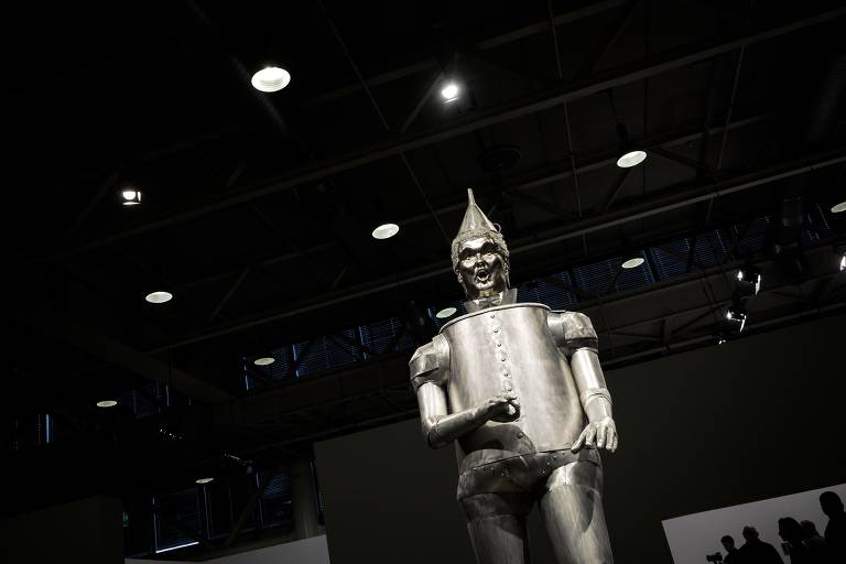 "Tin Man of the Twenty-First Century, 2018", de Coco Fusco