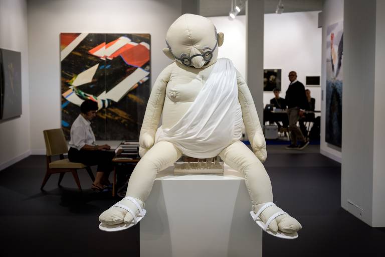 "Gandhi Returns (London)", de Simon Fujiwara