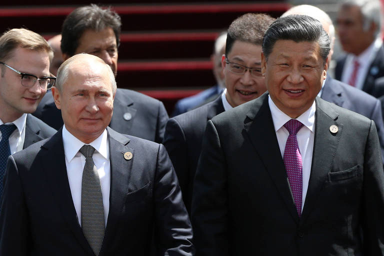 O presidente russo Vladimir Putin e  o presidente da China, Xi Jinping  