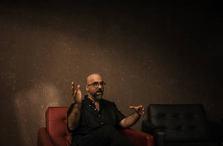 Entrevista com o escritor português Valter Hugo Mãe, em São Paulo