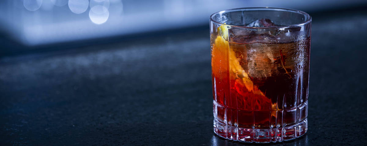 SAO PAULO - SP - BRASIL, 11-06-2019, 14h00: CAPA DO GUIA - NEGRONI. Fotos para concurso de Negroni promovido pelo Guia. (Foto: Adriano Vizoni/Folhapress, GUIA) ***EXCLUSIVO FSP***
