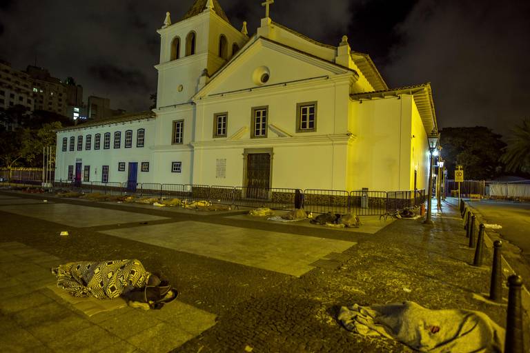 Aumenta o numero de moradores de rua abordados pela prefeitura na cidade de São Paulo. Na foto, o Pateo do Collegio.