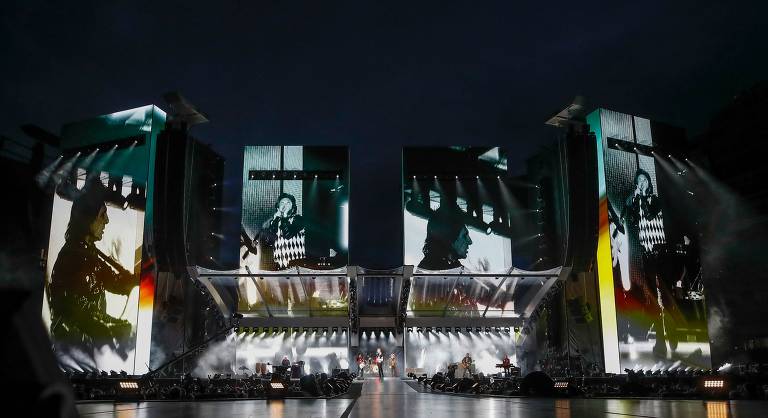 Ronnie Wood, Mick Jagger, Charlie Watts e Keith Richards, integrantes dos Rolling Stones, durante show da banda no Soldier Field, em Chicago, pela turnê americana 'No Filter'
