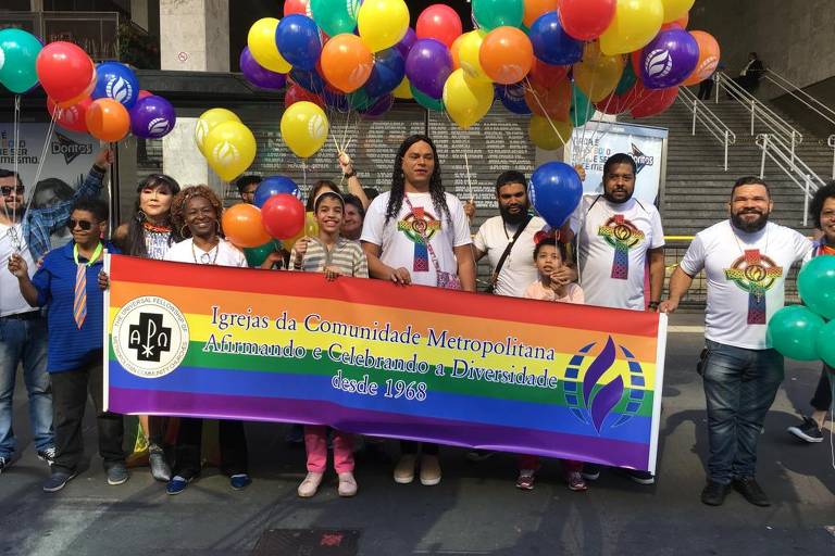 Público religioso presente à Parada LGBTI+ 2019 em SP
