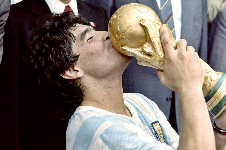 Autor da narração mais famosa de Maradona tinha vergonha de sua obra
