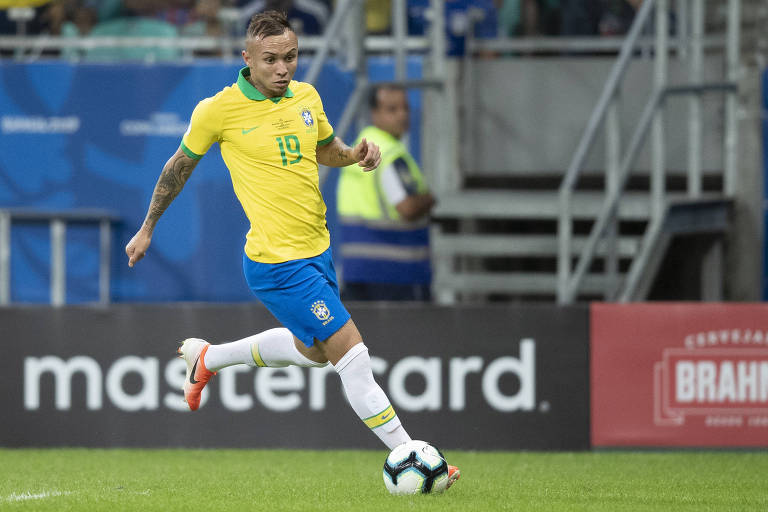 Sem Neymar, a seleção brasileira coloca as fichas no atacante Everton no duelo desta quinta contra o Paraguai