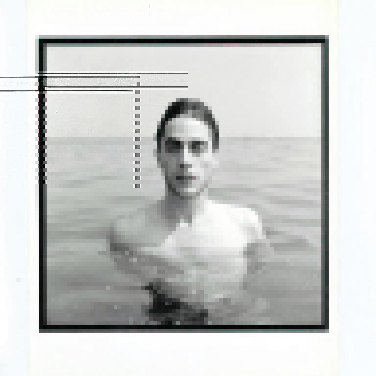 George in the Water (1977), fotografia de David Armstrong exposta em Nova York 
