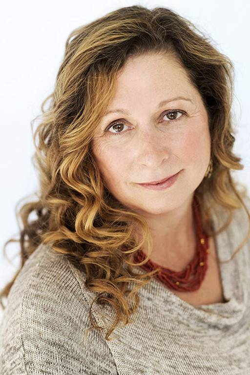 a documentarista americana Abigail Disney, 59, é neta de um sobrinho de Walt Disney e faz filmes com temática social; criou a Fundação Daphne, que combate a pobreza em NY