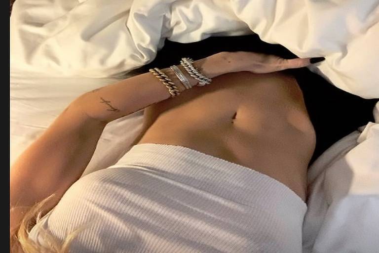 Miley Cyrus parece se masturbar no Instagram