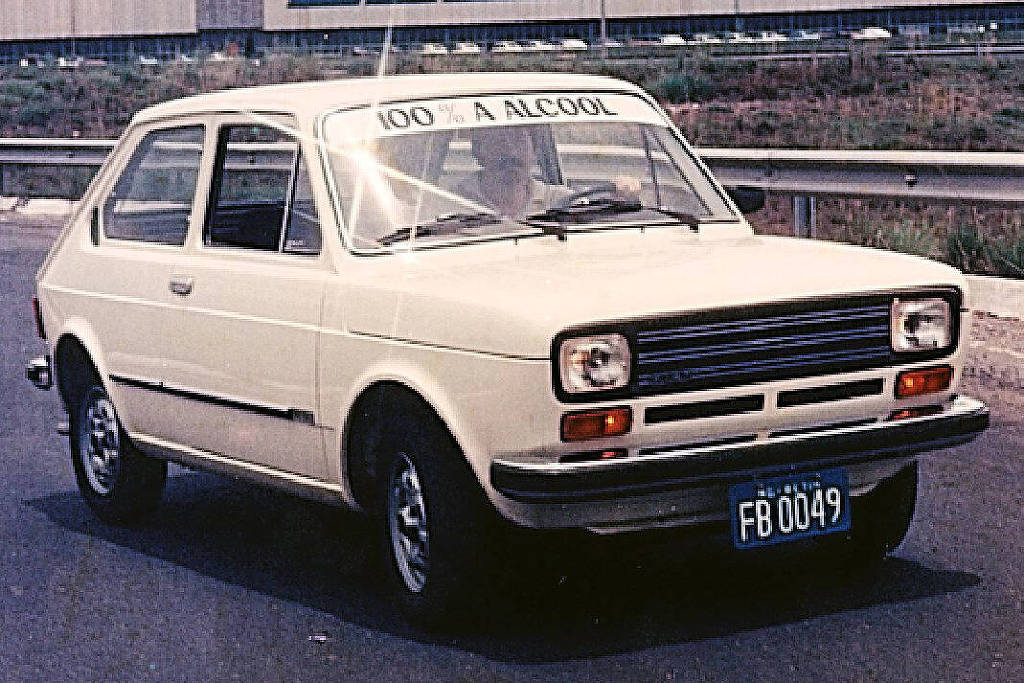 Decreto que levou ao carro a álcool completa 50 anos