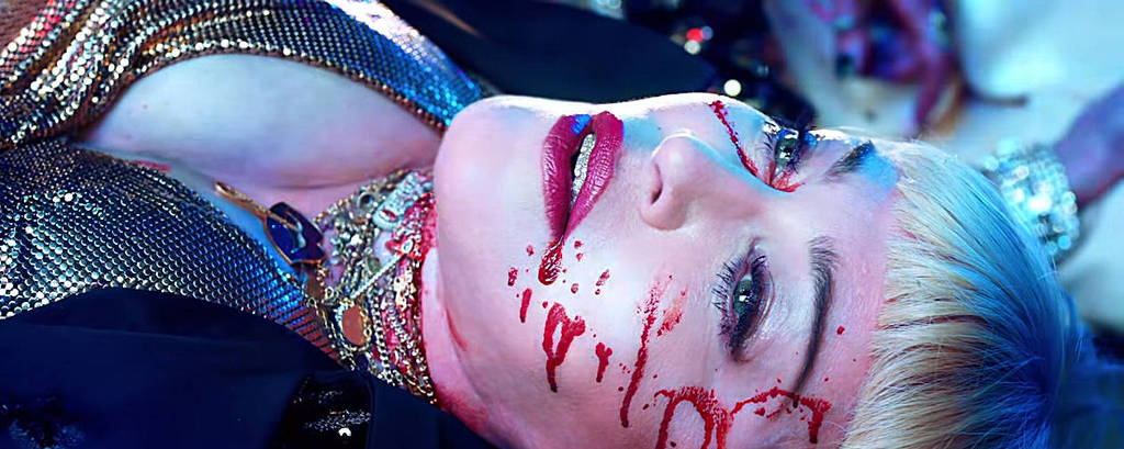 Cena do clipe da canção 'God Control', de Madonna