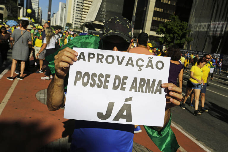 Manifestantes fazem ato em defesa da operação Lava Jato e do ministro na avenida Paulista, São Paulo