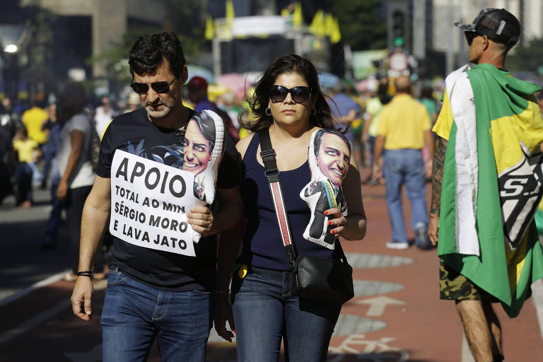 Manifestantes fazem ato em defesa da operação Lava Jato e do ministro na avenida Paulista, São Paulo