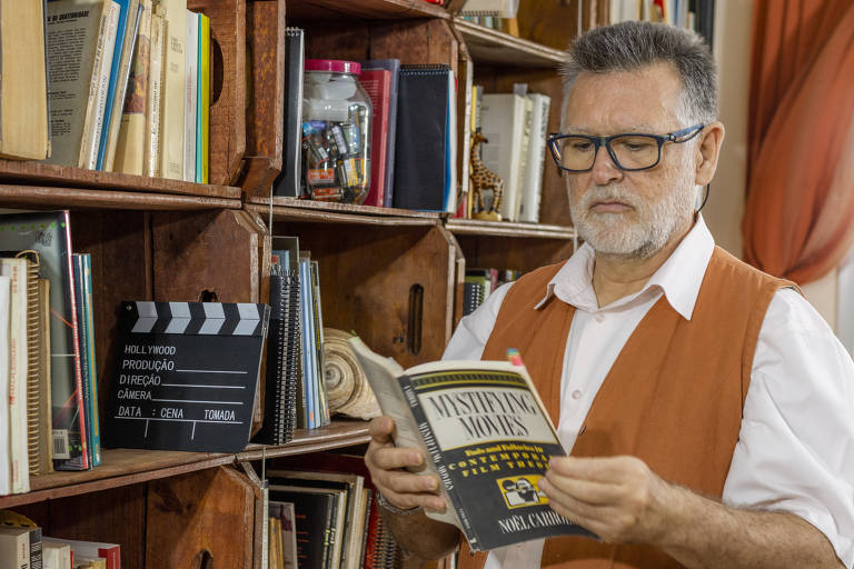 Ele, que é da área de artes visuais, diz ter sido boicotado ao abordar questões sobre teoria do cinema em uma visão diferente das correntes majoritárias, ligadas à esquerda