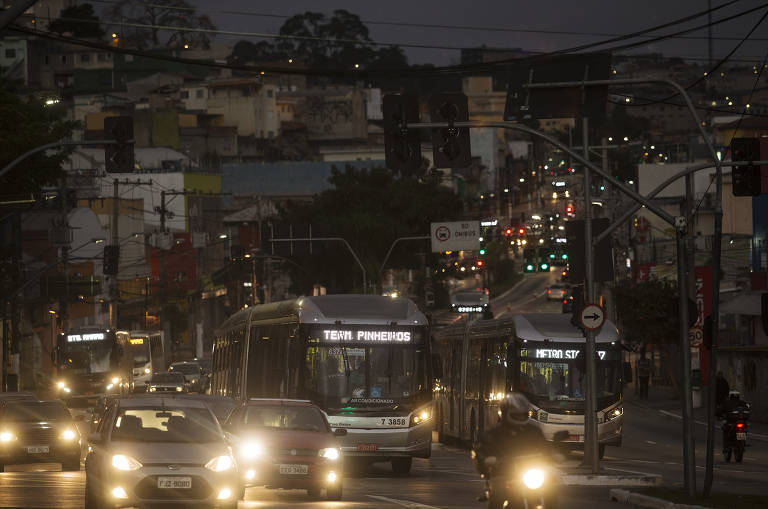 São Paulo tem novo horário de pico ao meio-dia