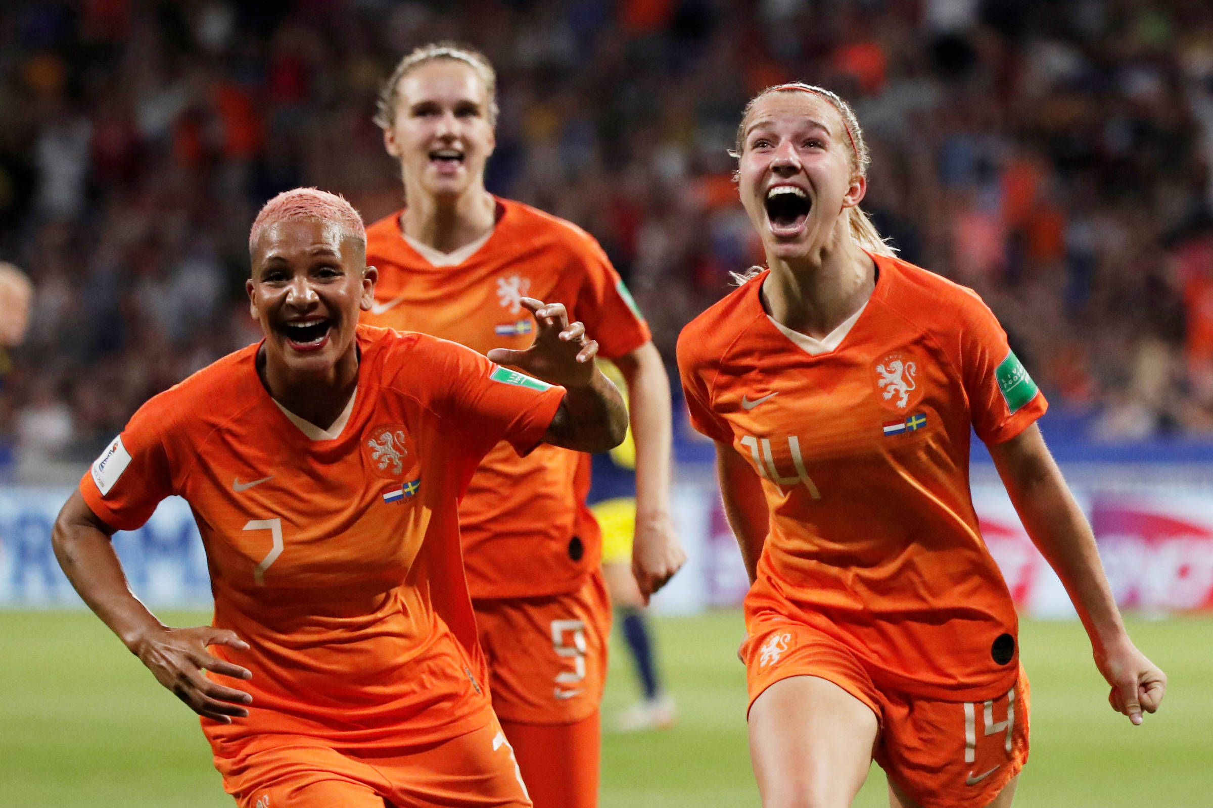 Holanda bate EUA e conquista primeira vaga nas quartas da Copa