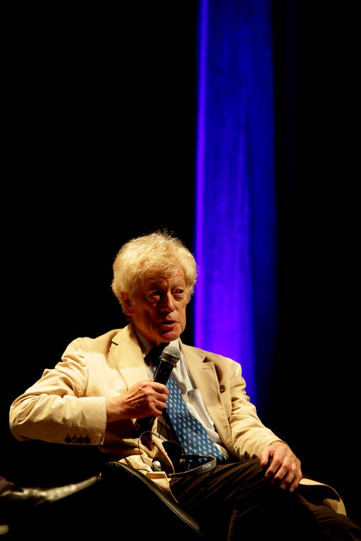  Filósofo Roger Scruton durante debate Fronteiras do Pensamento, em São Paulo