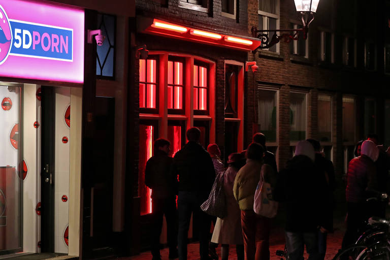 Prefeita de Amsterdã quer reformar bairro de prostituição para proteger profissionais de turistas