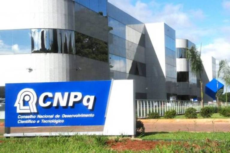 Sete ex-presidentes do CNPq assinam manifesto em defesa do órgão