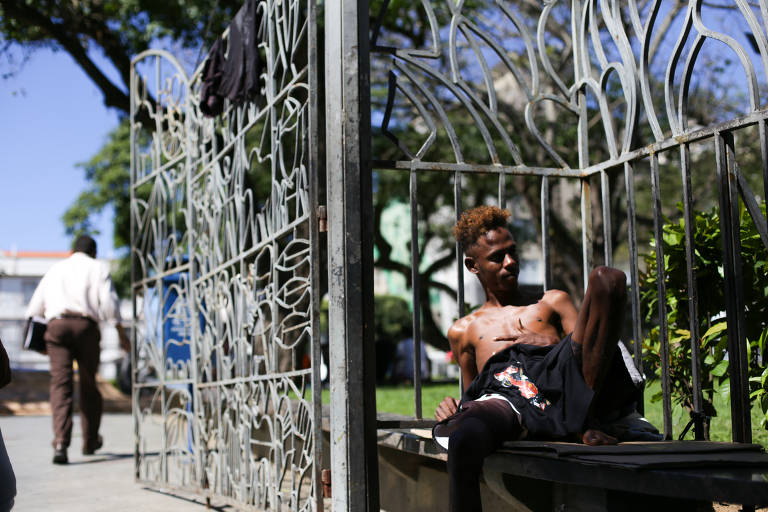  Alex Alves na praça da Piedade, em Salvador