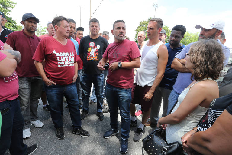 A Prefeitura de São Bernardo anunciou que entraria na Justiça exigindo a apresentação do plano de desmobilização por parte da Ford e criticou decisão do sindicato de fechar acordo pelos desligamentos