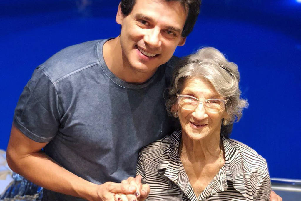 Celso Portiolli dá casa de luxo para a mãe de 95 anos e ela diz: 'Tô fora' - 11/06/2022 - Celebridades - F5