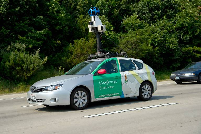 Carro do Google Street View, coleta imagens, em Centerville, no estado da Virgínia, nos EUA
