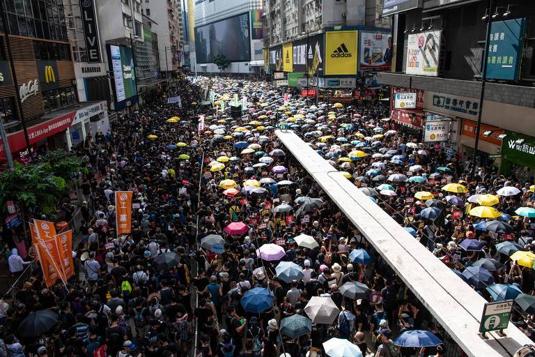 Manifestantes voltam a protestar contra o governo de Hong Kong