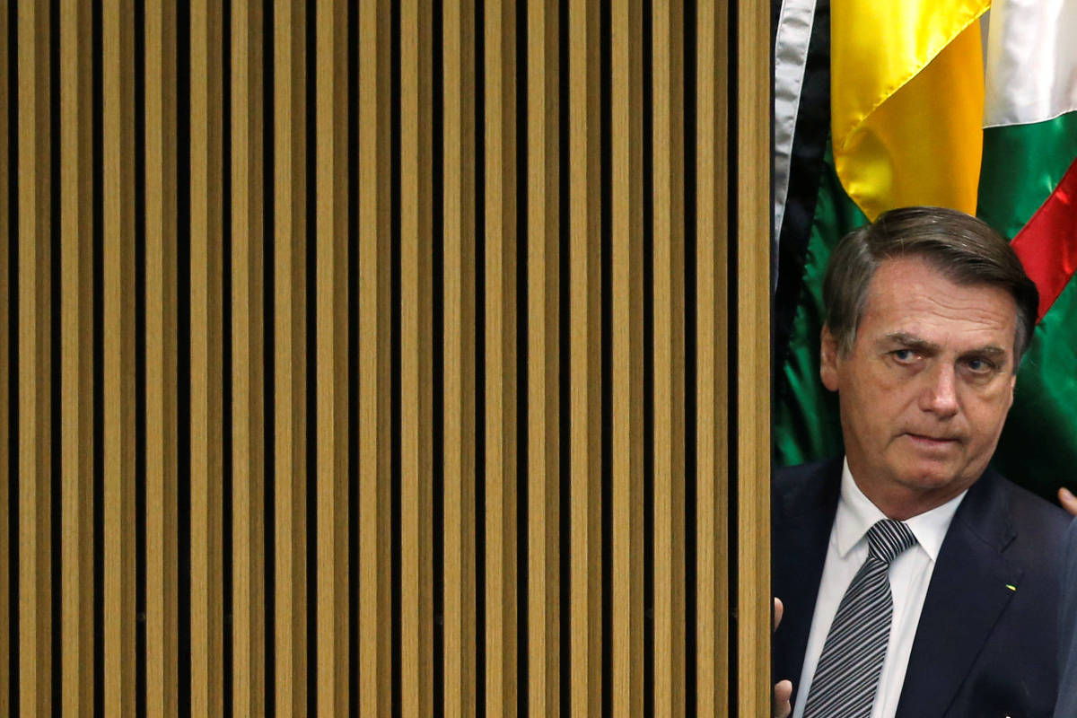 Bolsonaro não é homem nem para admitir o que disse, afirma leitor