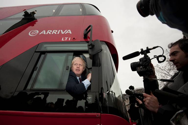 Em 2008, sete anos depois de se eleger deputado pela primeira vez, tornou-se prefeito da capital inglesa, feudo do Partido Trabalhista (hoje oposição) desde o fim dos anos 1990. O começo de sua gestão foi caótico: adjuntos caíam como moscas, ora por causa de denúncias de improbidade, ora por desavenças com o chefe
