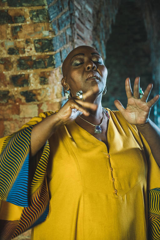 Veja as imagens da cantora Virgínia Rodrigues