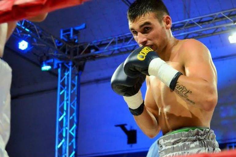 O boxeador argentino Hugo Santillán, que morreu após uma parada cardiorrespiratória ao final de uma luta