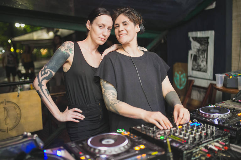 As DJs Marina Dias e Paula Chalup