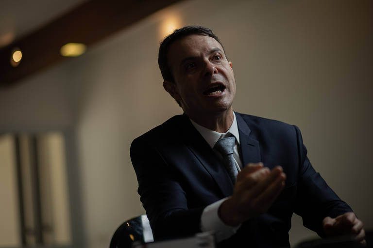 No dia 23 de julho, quatro pessoas foram presas pela Polícia Federal sob suspeita de um suposto ataque hacker contra autoridades, entre elas o ministro Moro. Walter Delgatti Neto, um dos presos, confessou ser o hacker que invadiu contas de autoridades da Lava Jato