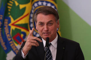 Bolsonaro no lançamento do programa Médicos pelo Brasil