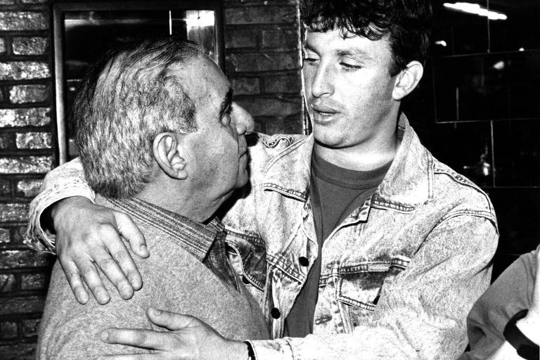 O presidente Vicente Matheus foi o responsável pela negociação que colocou Neto no Corinthians, em troca com o Palmeiras; em 1989, o alvinegro liberou Dida e Ribamar, recebendo Denys e Neto